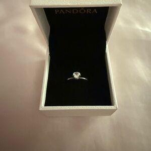 Sparkling Heart Solitaire Ring
Sterling silver